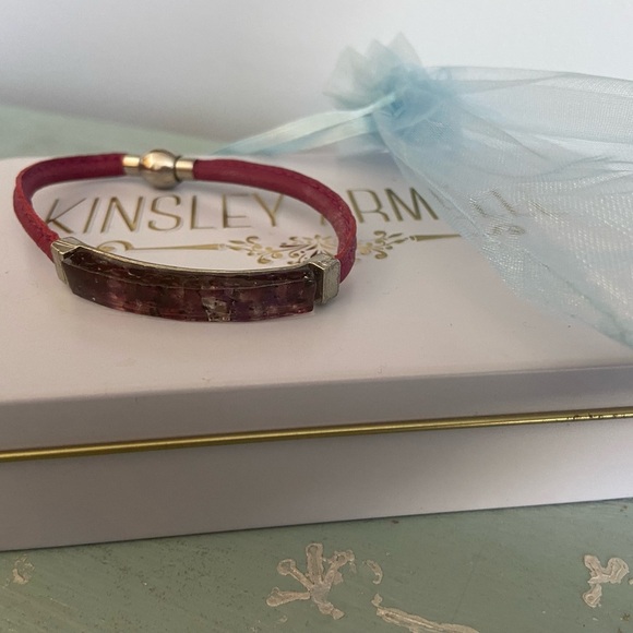 Pink leather with stone bracelet - Picture 2 of 3